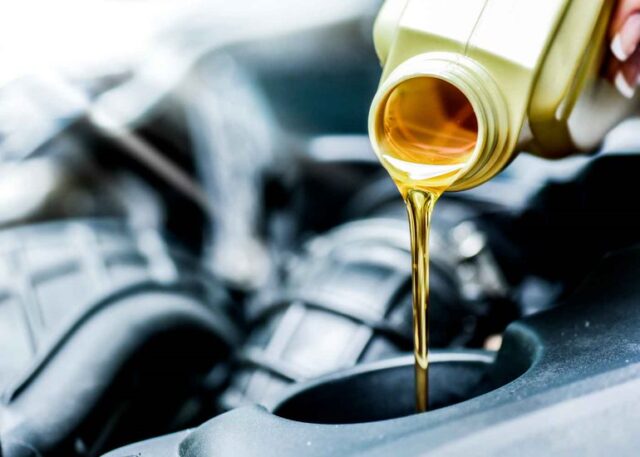 Top 5 Benefits of Opting for Expert Oil Change Services Oil Change Services